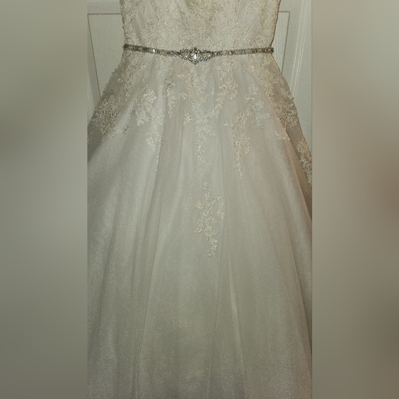 NWT! REBECCA INGRAM WEDDING DRESS ! (ONE PEARL IS MISSING ON THE SWAROVSKI BELT) - Picture 10 of 16